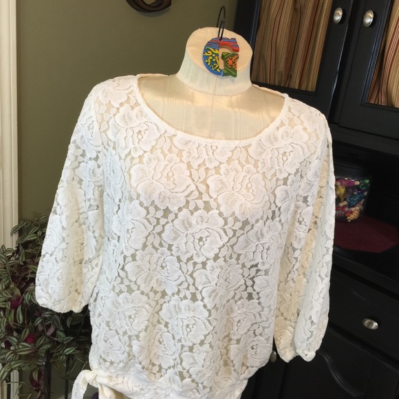 Madison Lace Top w/tie at waist Size L - Picture 2 of 8